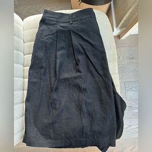 Universal Standard Seaport Tailored Linen Short in Black, size M (US 18/20)
